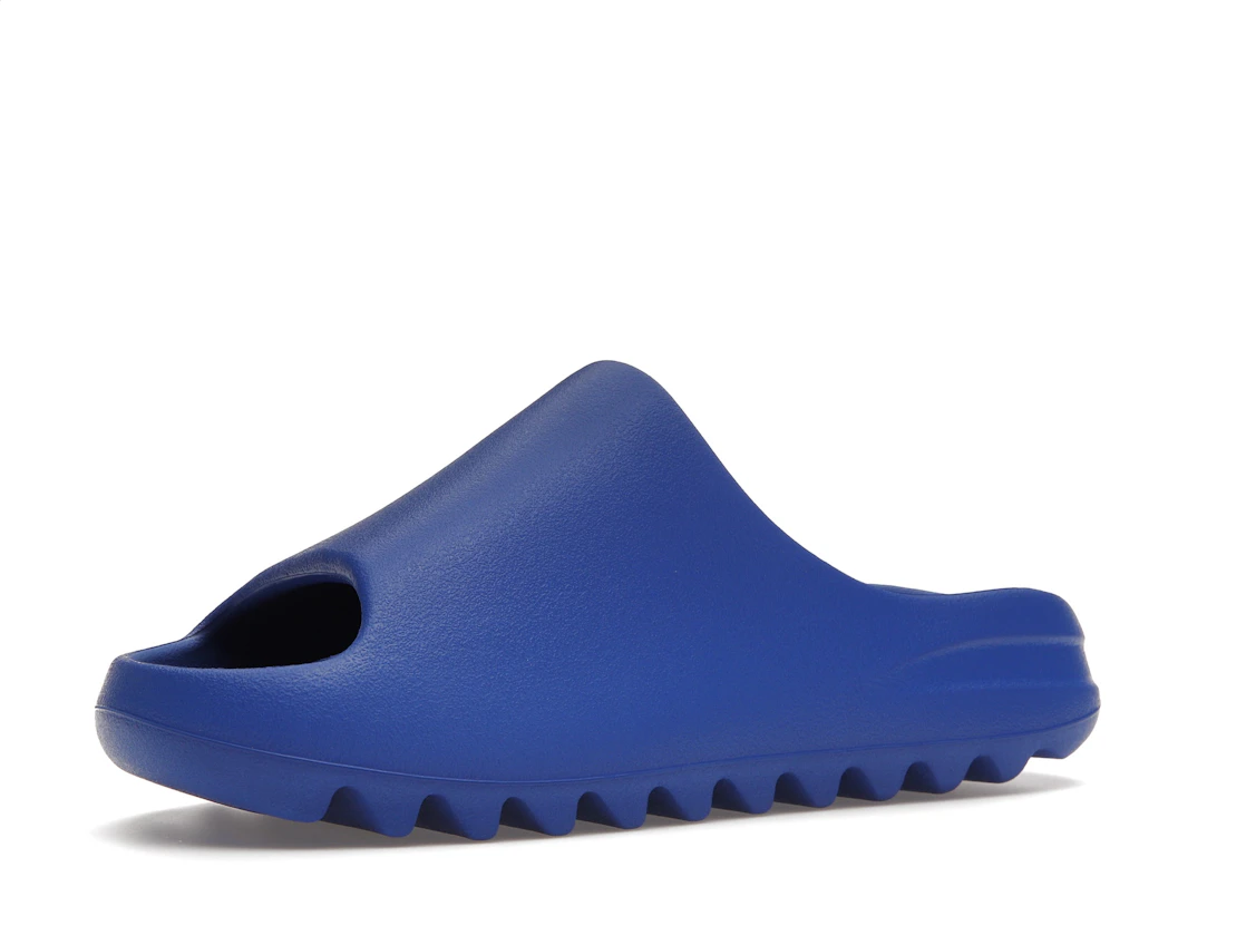 Vue 16 de adidas Yeezy Slide Azure