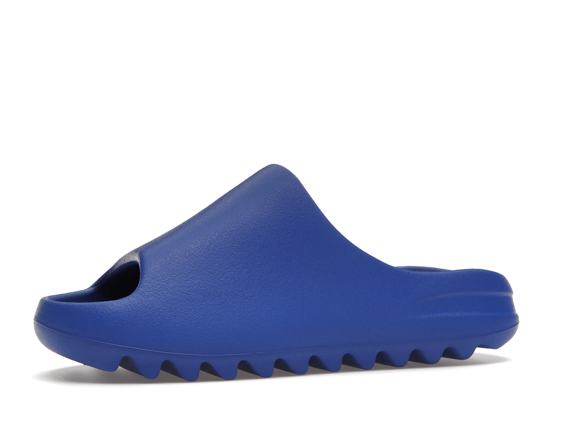 Vue 17 de adidas Yeezy Slide Azure