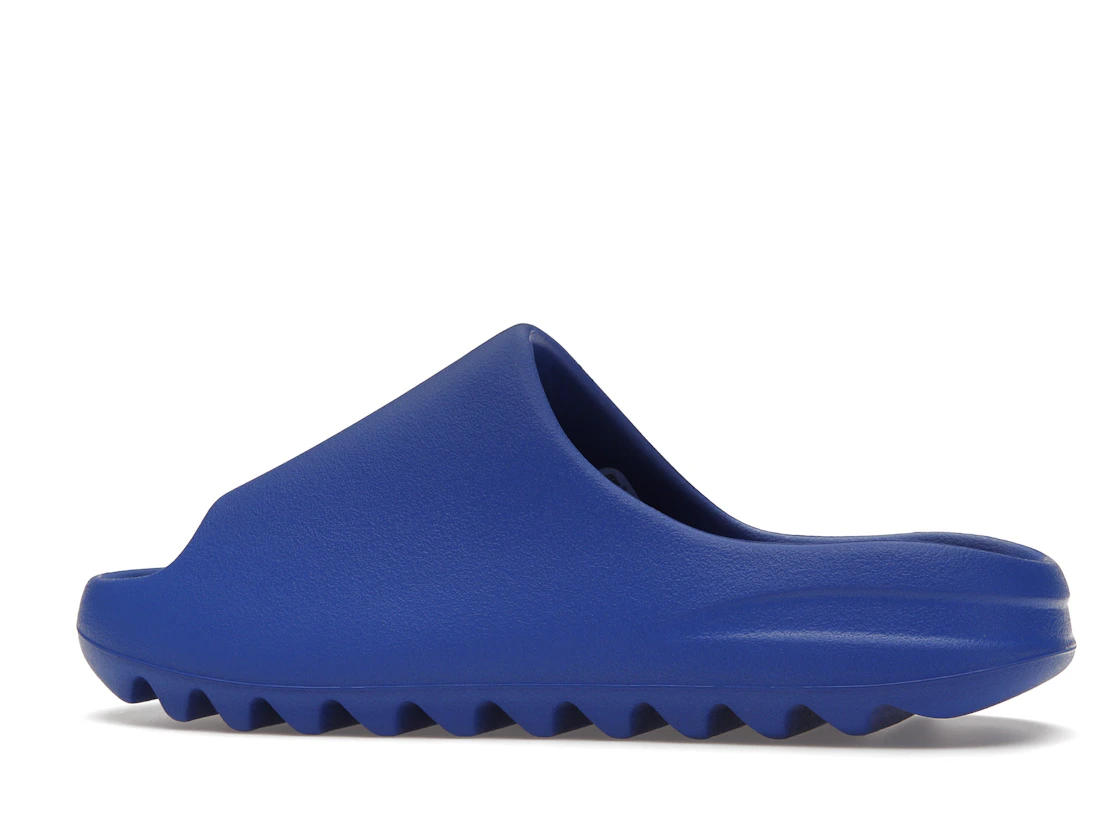 Vue 21 de adidas Yeezy Slide Azure