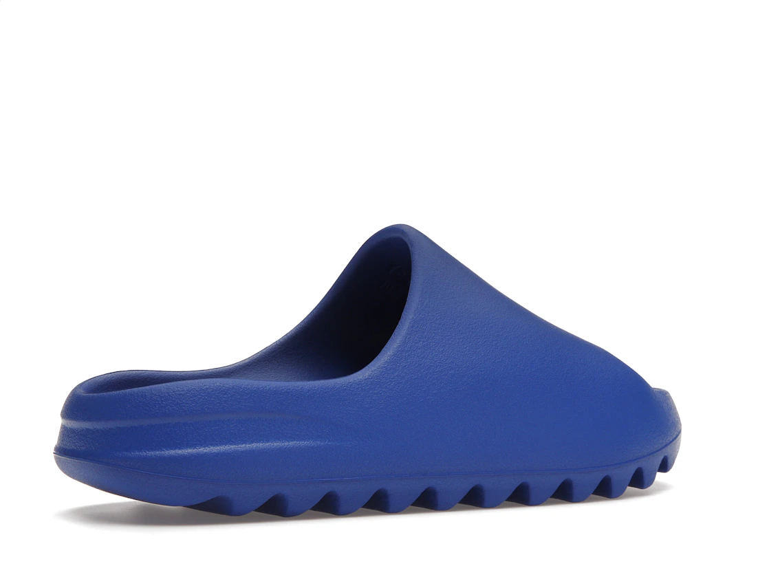 Vue 34 de adidas Yeezy Slide Azure